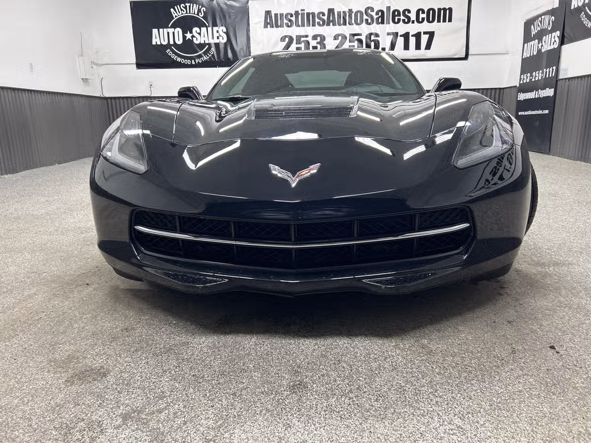 2015 Chevrolet Corvette Stingray Z51 Image 2