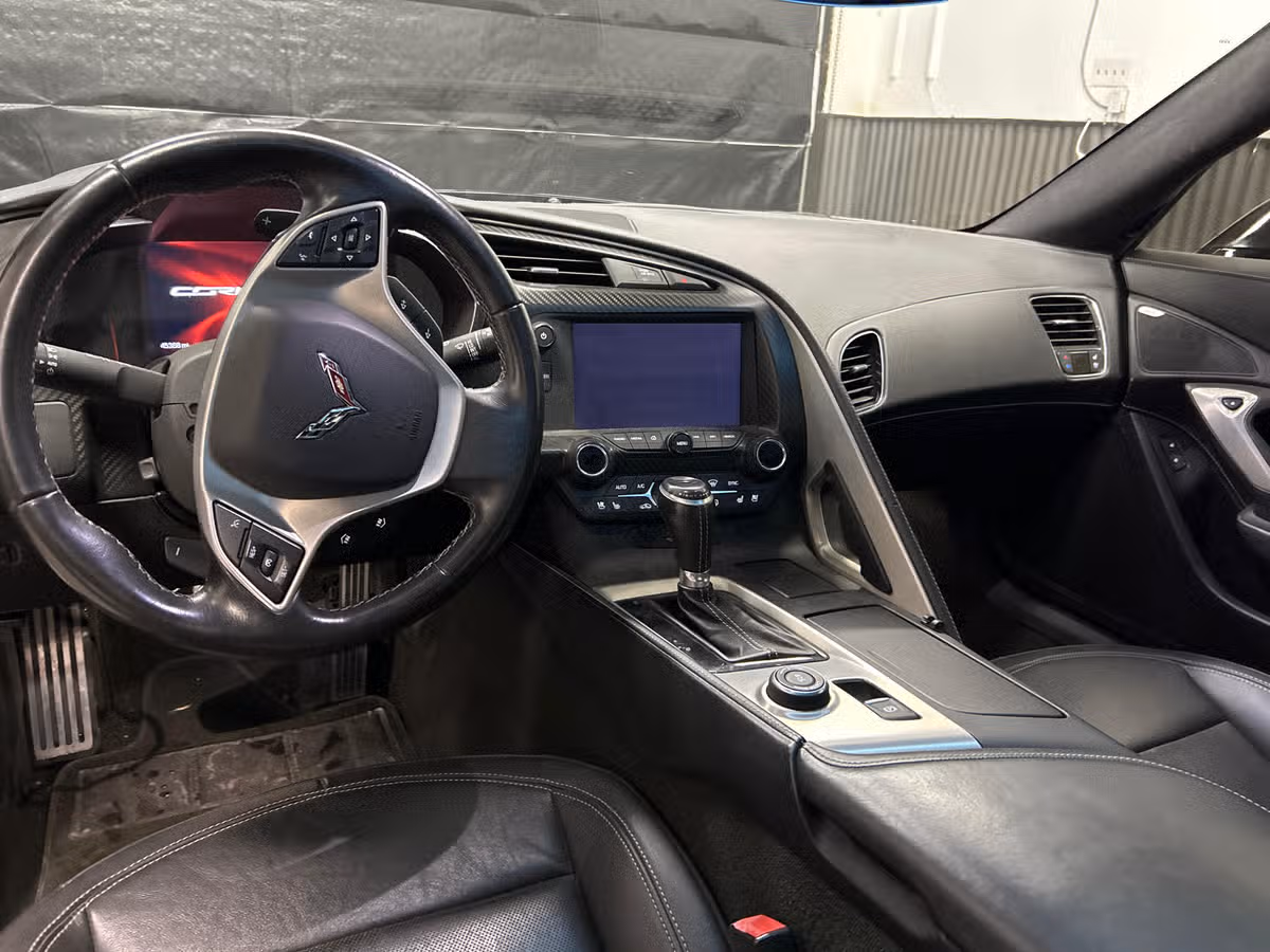 2015 Chevrolet Corvette Stingray Z51 Image 10