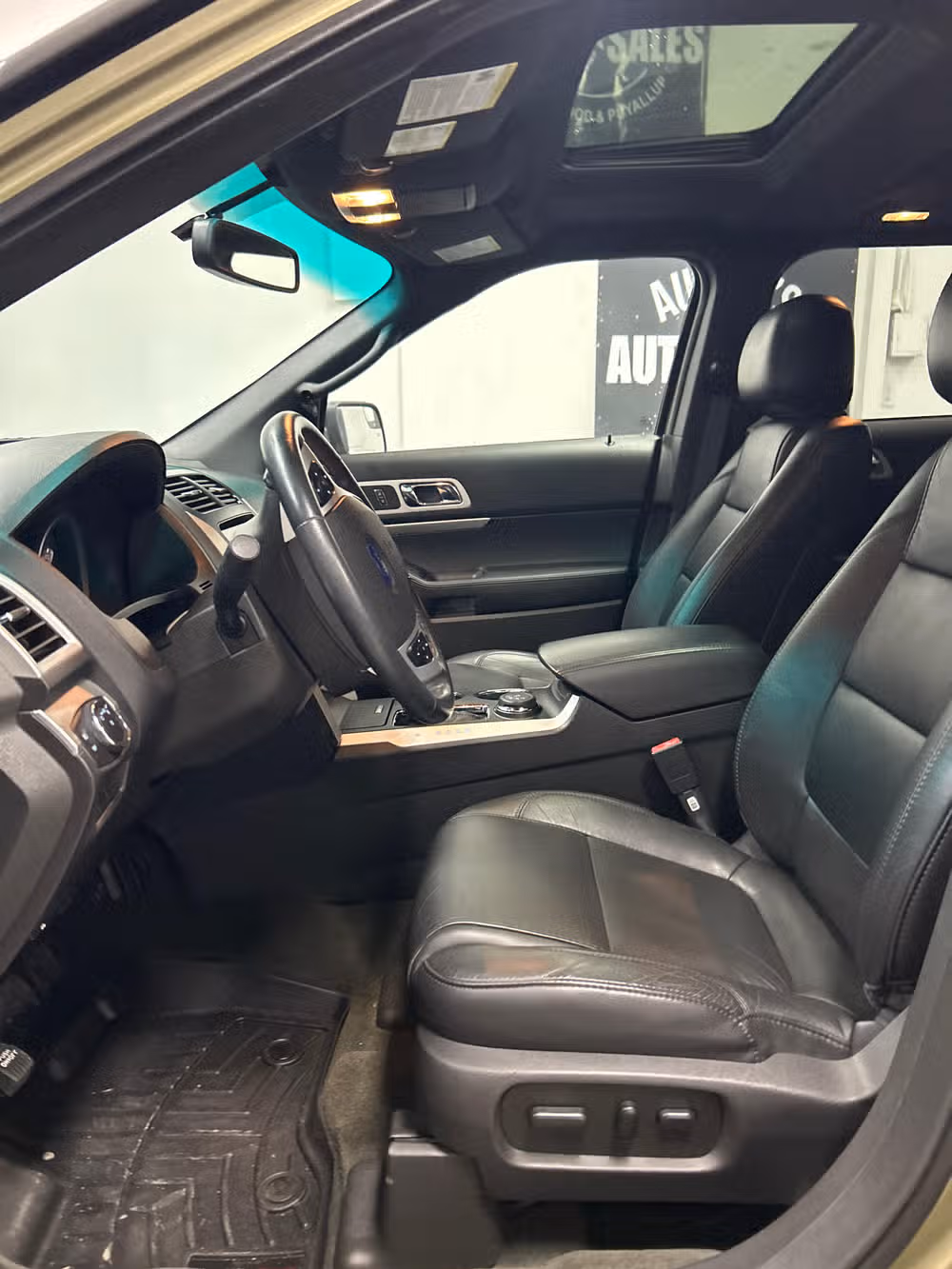 2013 Ford Explorer XLT Image 8