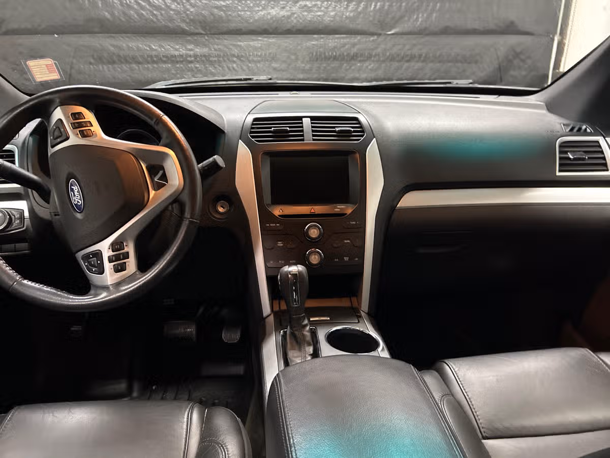 2013 Ford Explorer XLT Image 11