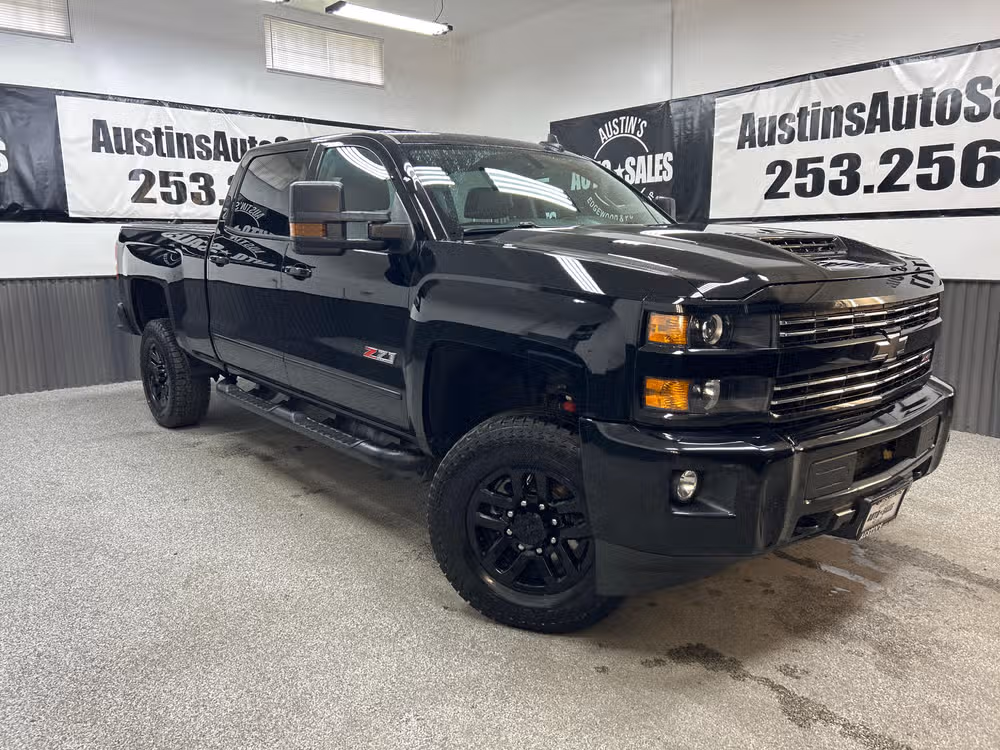 2018 Chevrolet Silverado HD LTZ 4WD Crew Cab Standard Box's photo