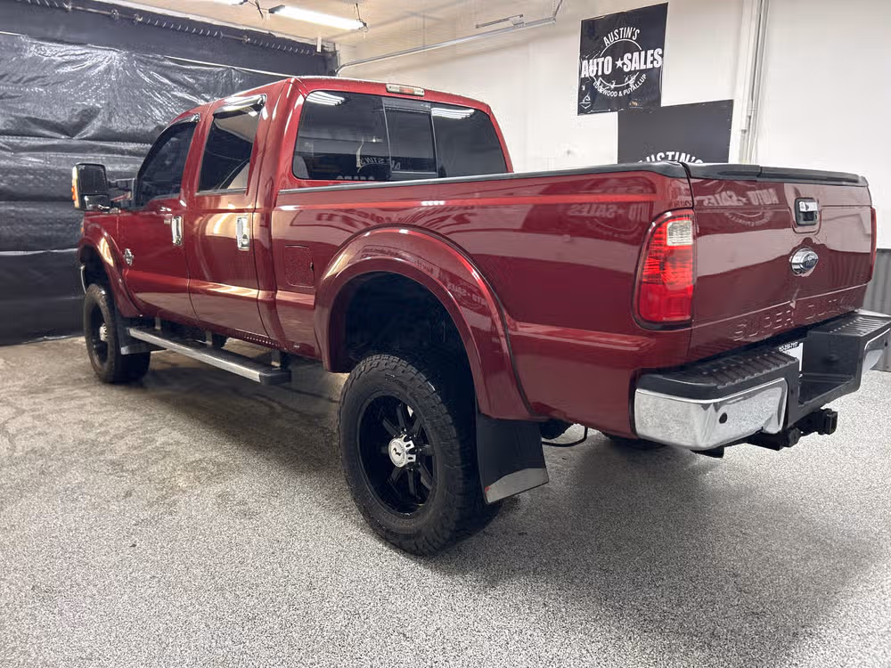2013 Ford F-250 Super Duty Lariat Crew Cab Image 4