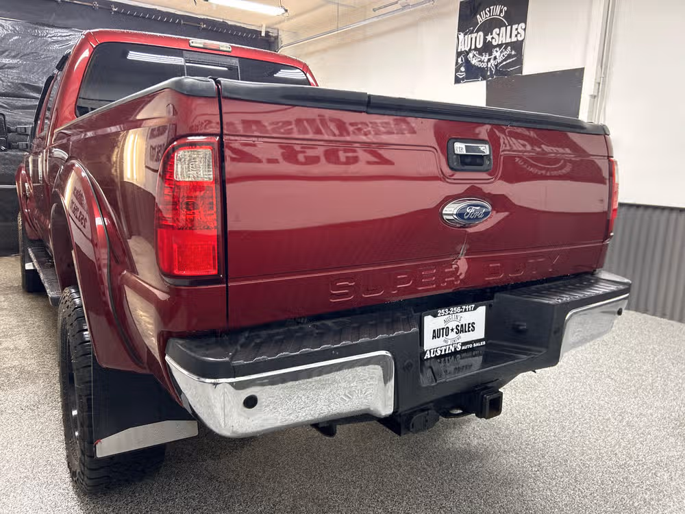 2013 Ford F-250 Super Duty Lariat Crew Cab Image 5