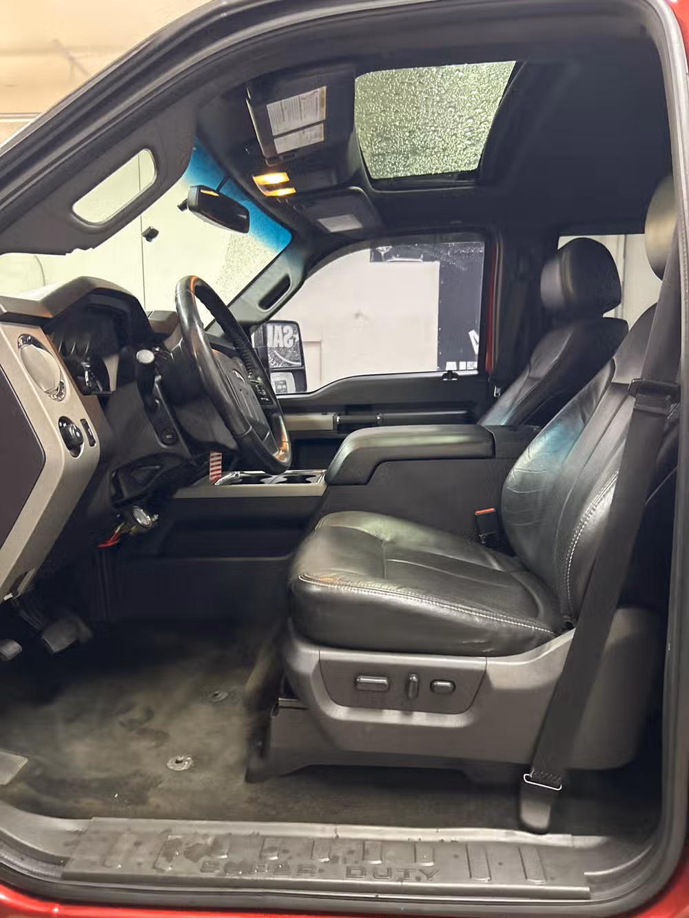 2013 Ford F-250 Super Duty Lariat Crew Cab Image 8
