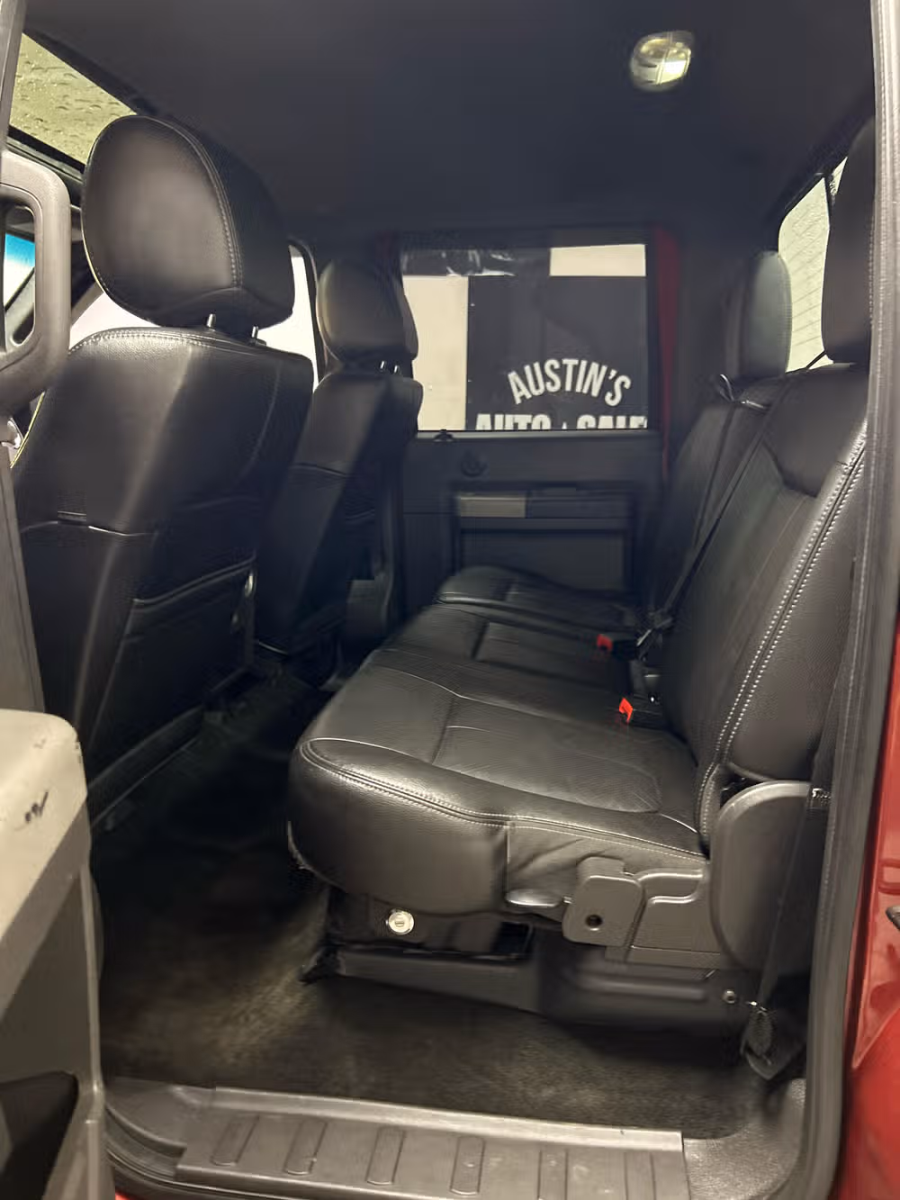 2013 Ford F-250 Super Duty Lariat Crew Cab Image 10