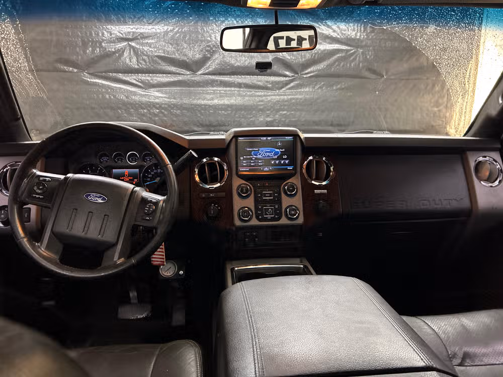 2013 Ford F-250 Super Duty Lariat Crew Cab Image 11