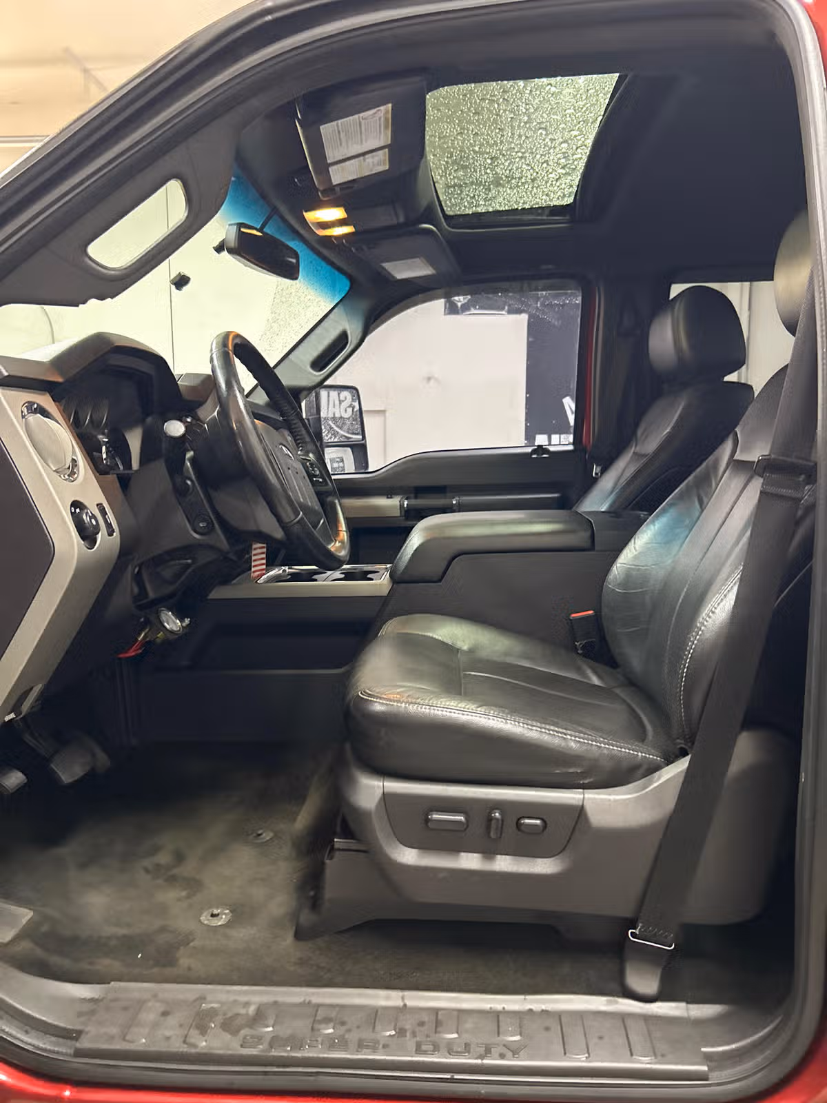 2013 Ford F-250 Super Duty Lariat Crew Cab Image 8