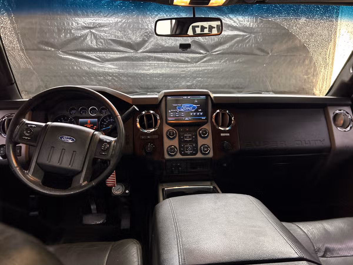 2013 Ford F-250 Super Duty Lariat Crew Cab Image 11