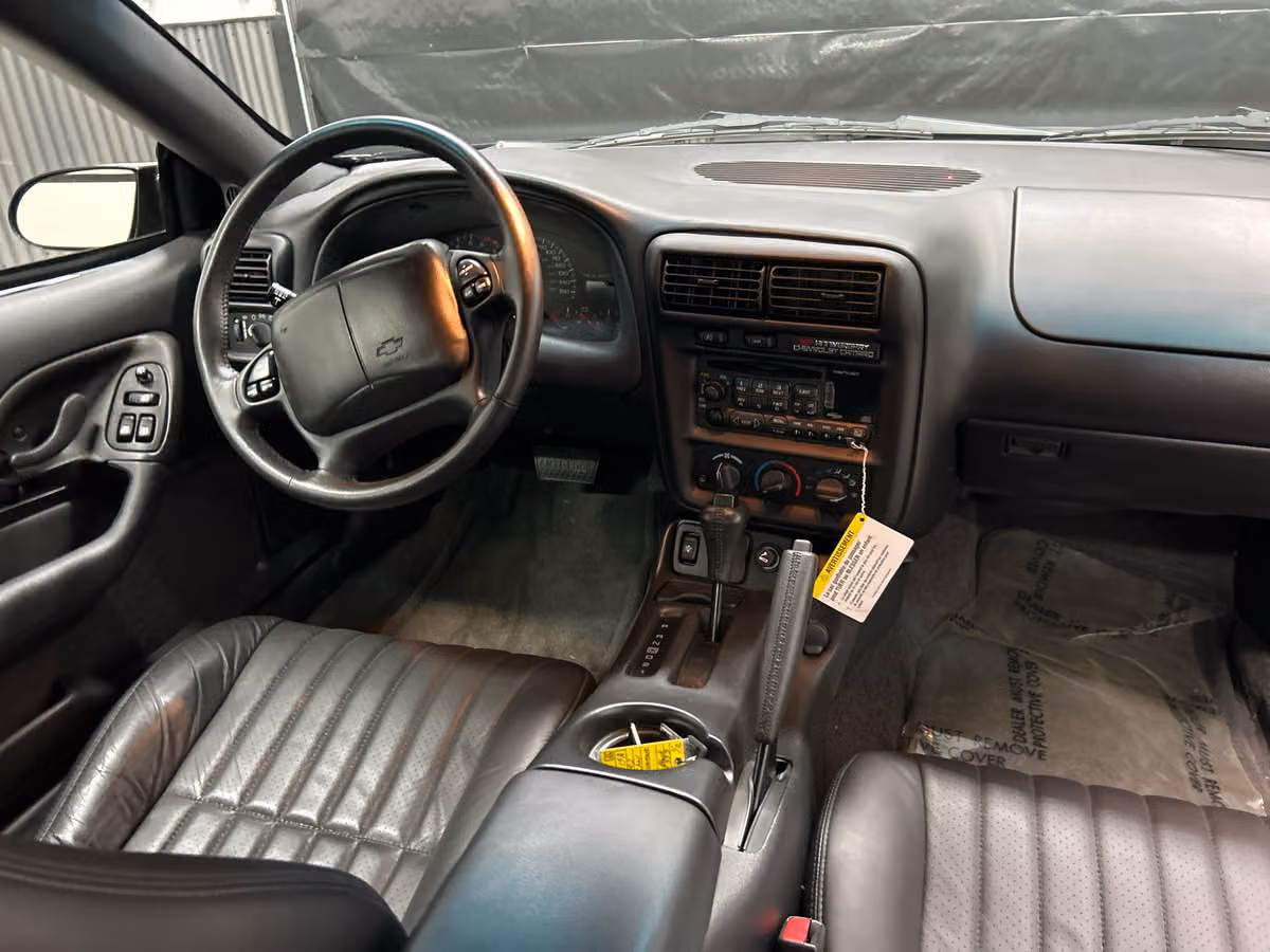 2002 Chevrolet Camaro Z28 Image 11