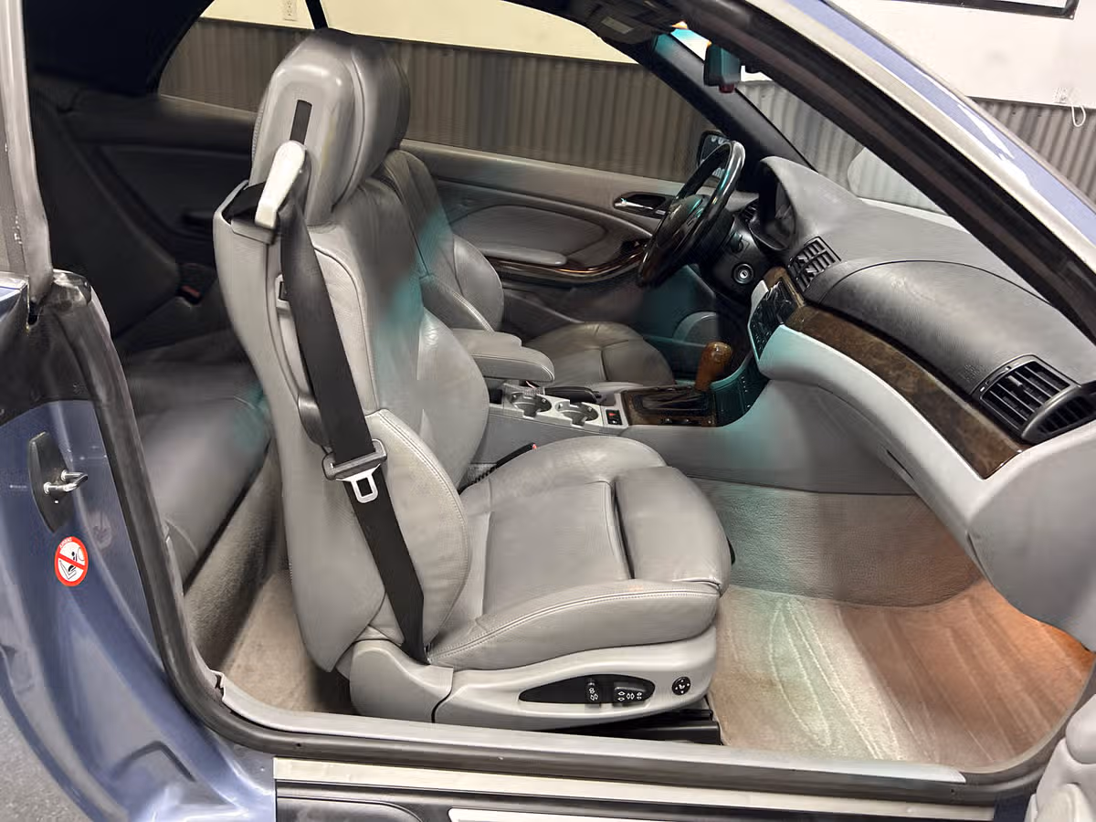 2001 BMW 3 Series 330Ci Image 10