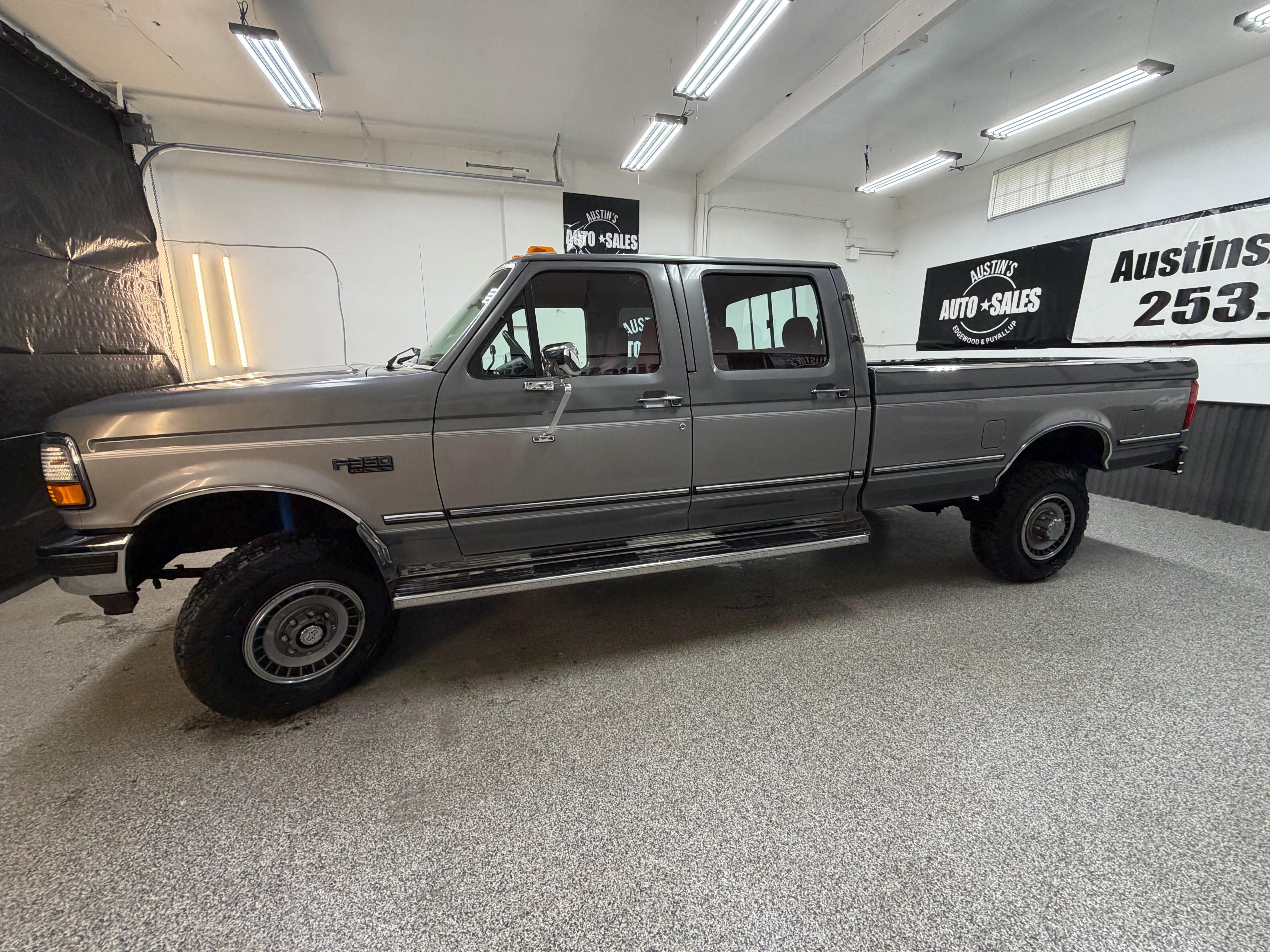 View vehicle photo 7