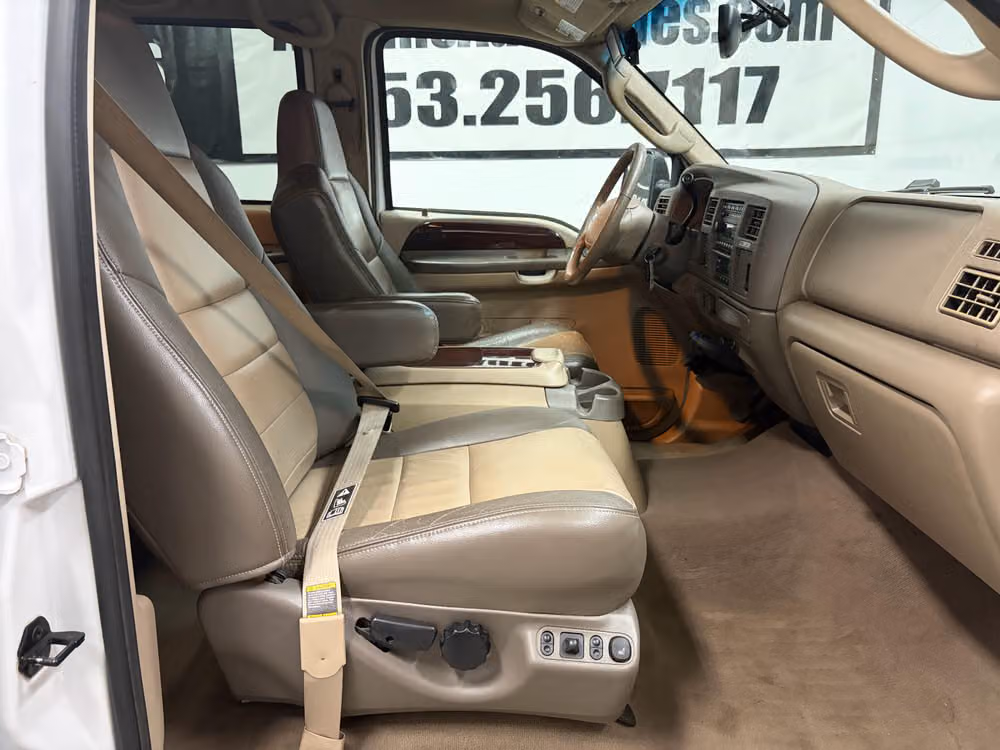 2003 Ford Excursion Eddie Bauer Image 23