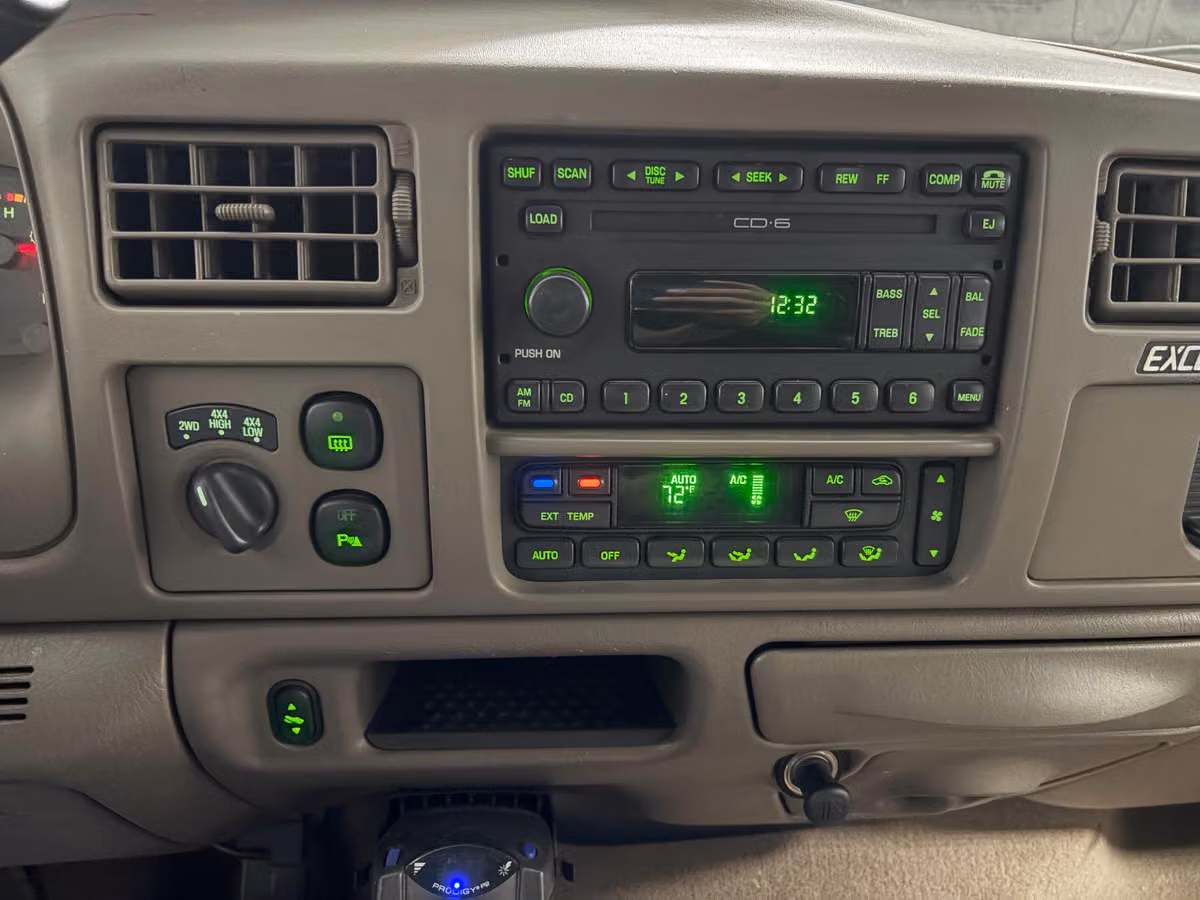 2003 Ford Excursion Eddie Bauer Image 13