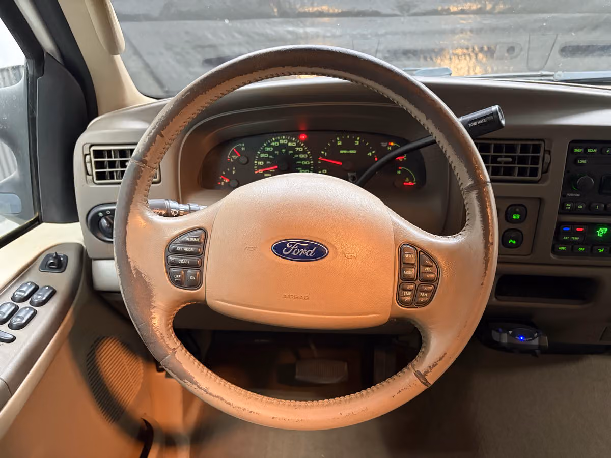 2003 Ford Excursion Eddie Bauer Image 11