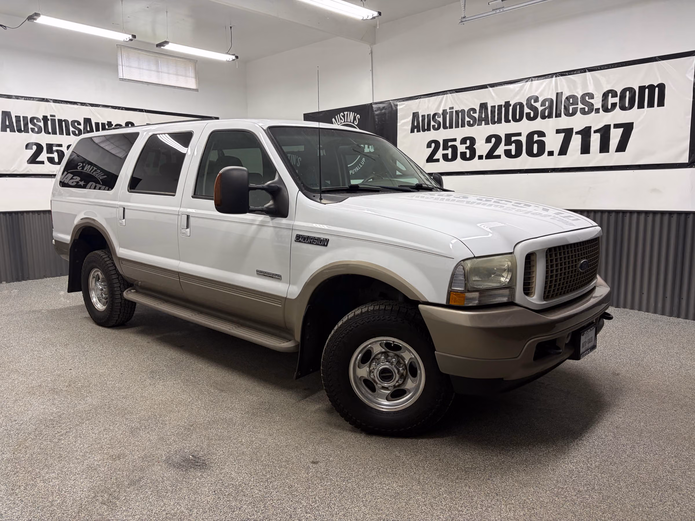 2003 Ford Excursion Eddie Bauer Image 1