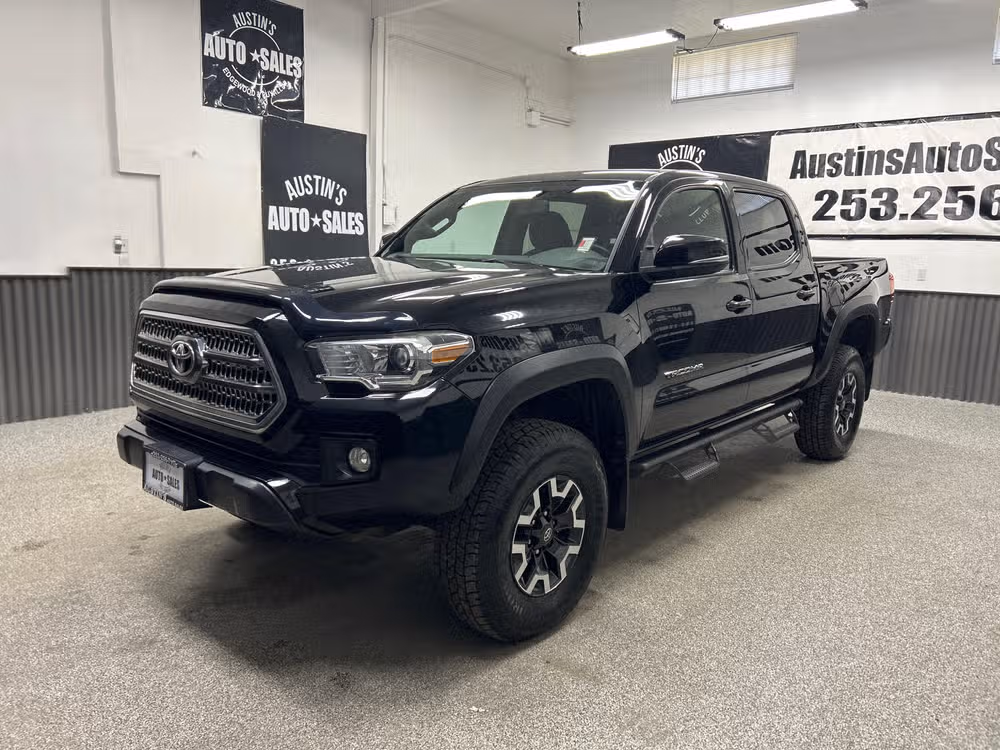 2017 Toyota Tacoma TRD Off-Road Double Cab Image 3