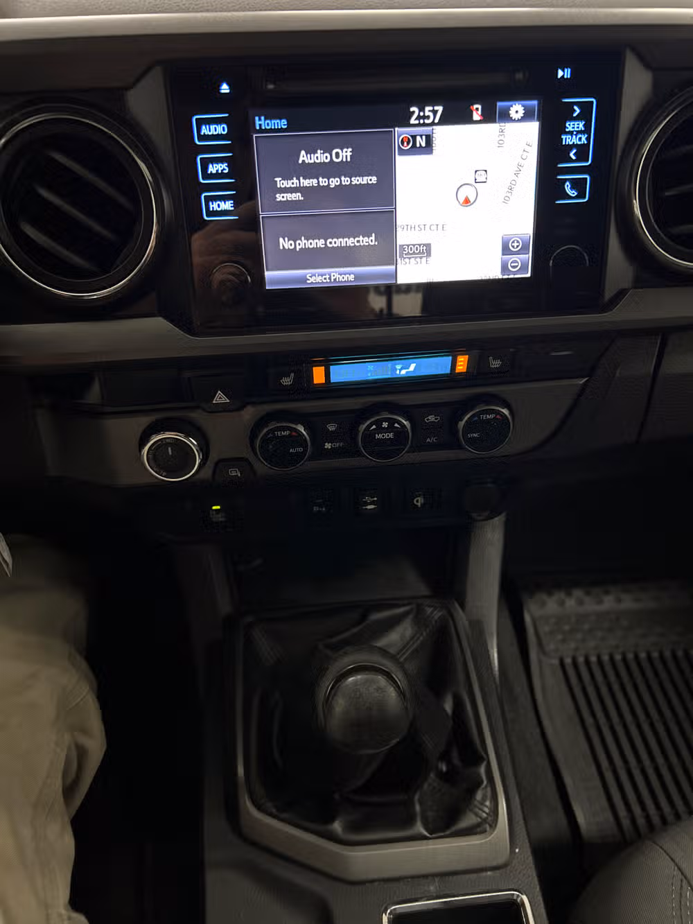 2017 Toyota Tacoma TRD Off-Road Double Cab Image 15