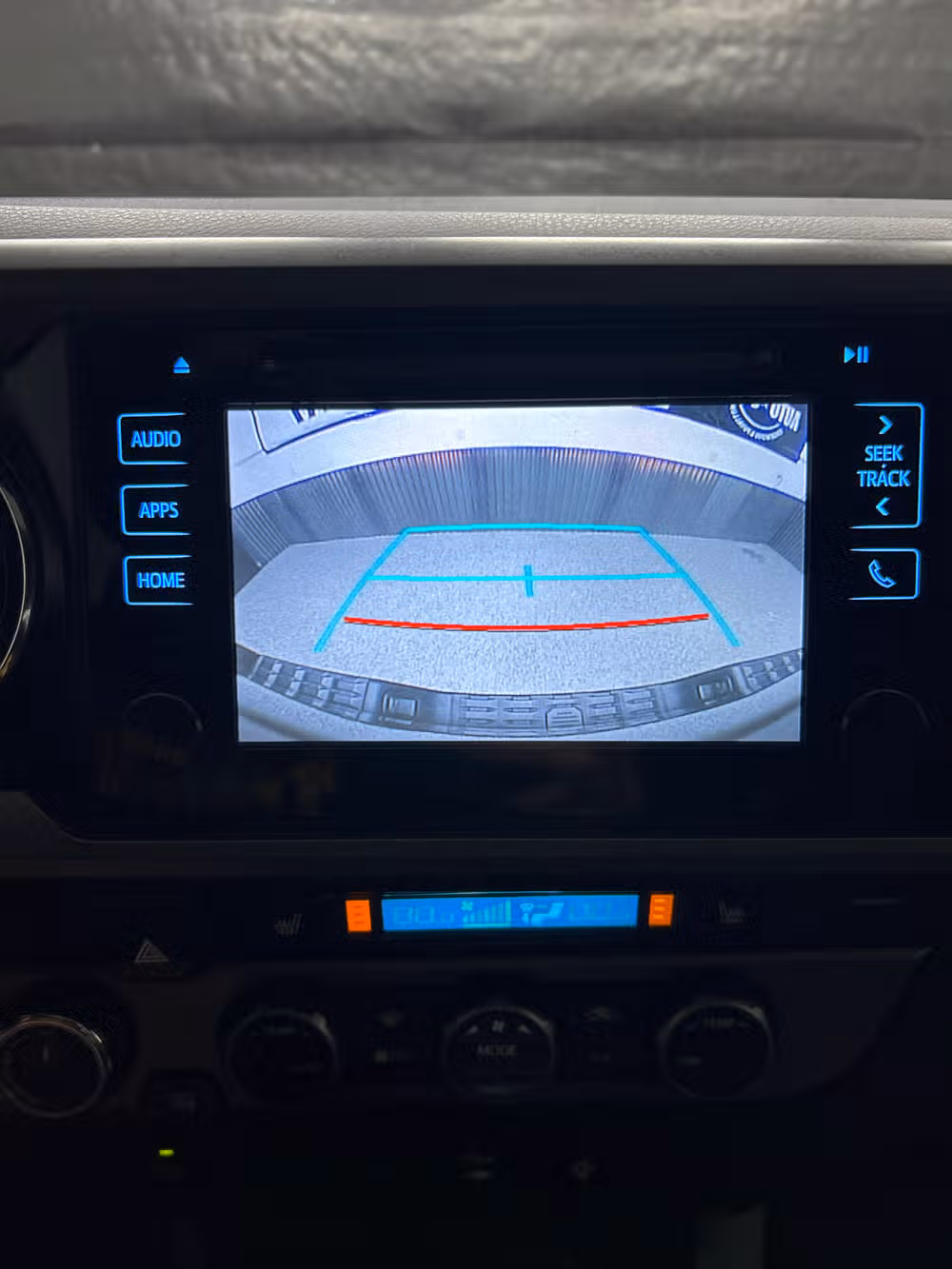 2017 Toyota Tacoma TRD Off-Road Double Cab Image 16