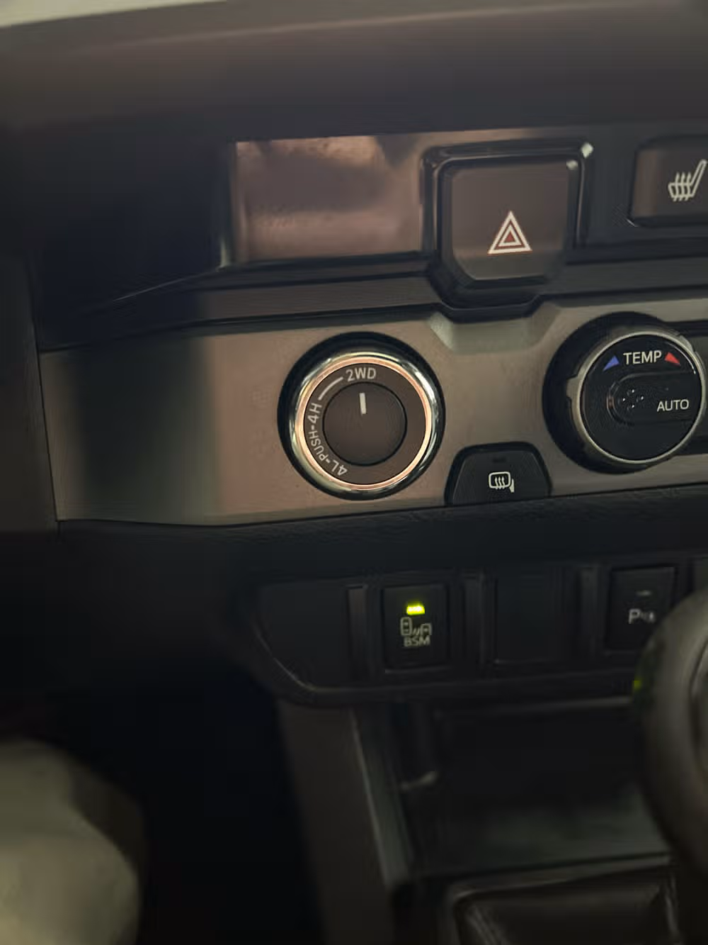 2017 Toyota Tacoma TRD Off-Road Double Cab Image 17