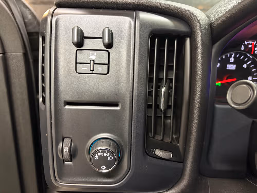 2015 Chevrolet Silverado 3500HD Work Truck Double Cab Image 15
