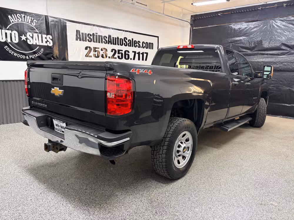 2015 Chevrolet Silverado 3500HD Work Truck Double Cab Image 3