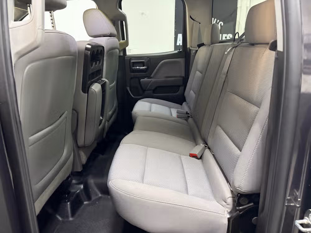 2015 Chevrolet Silverado 3500HD Work Truck Double Cab Image 18
