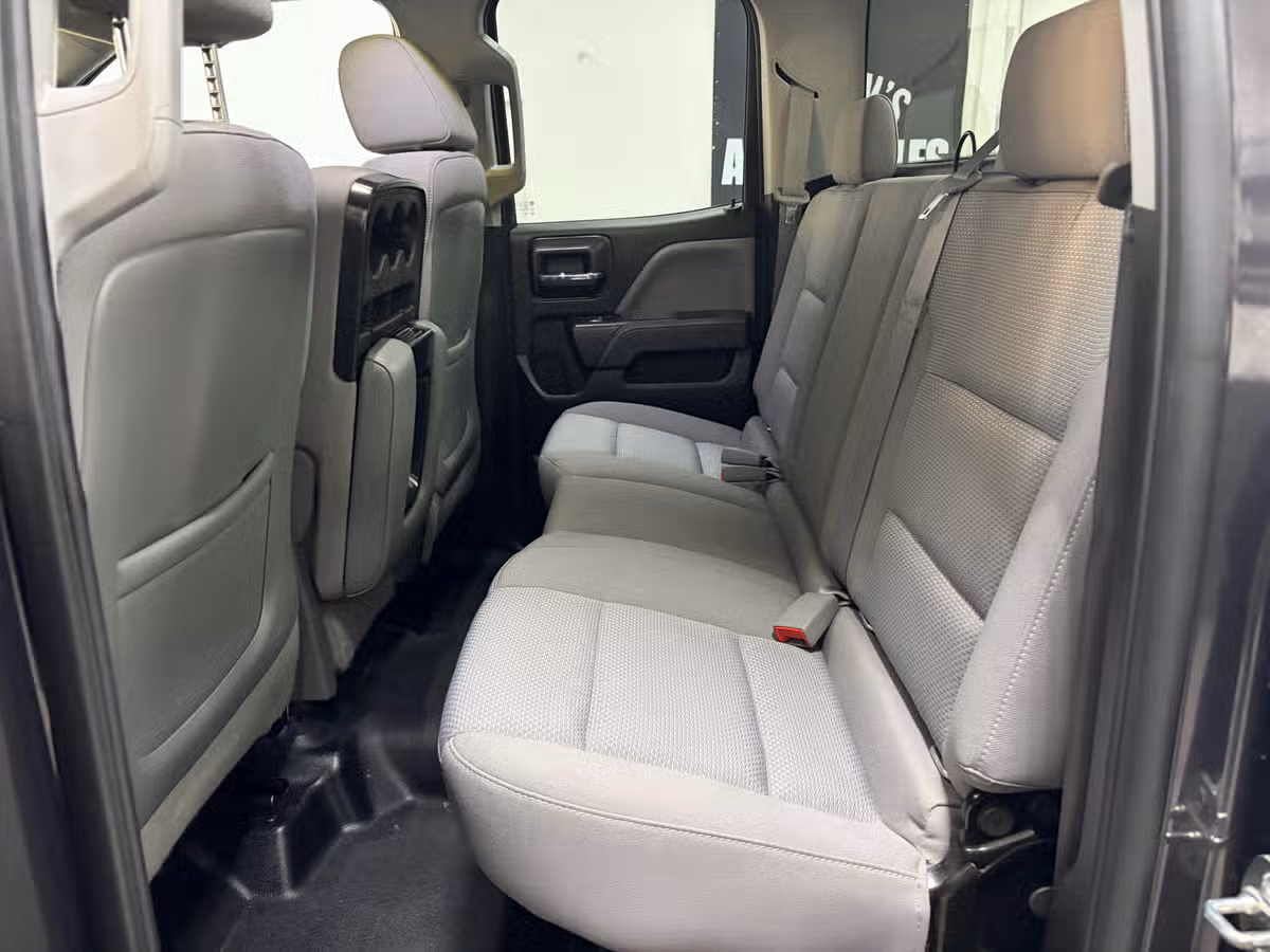 2015 Chevrolet Silverado 3500HD Work Truck Double Cab Image 18