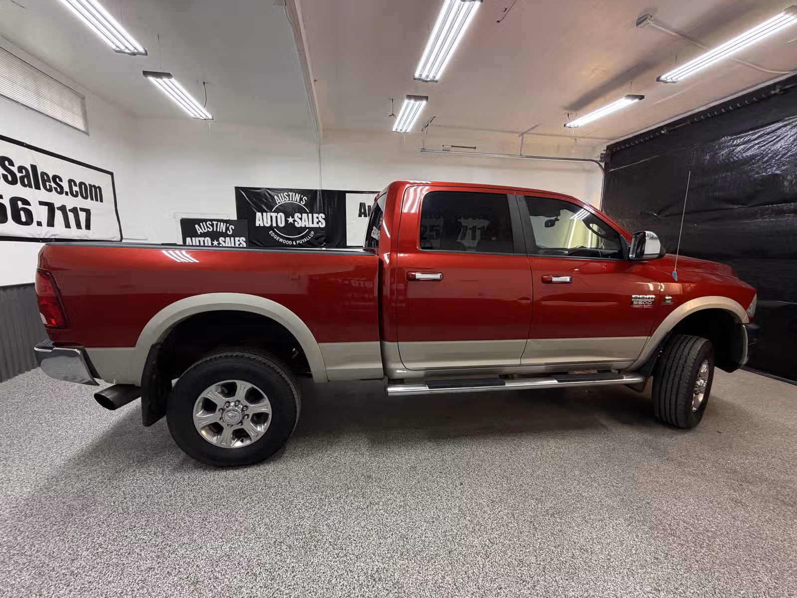 2010 Dodge Ram 3500 Laramie Crew Cab Upper Image 2