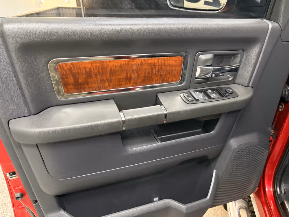 2010 Dodge Ram 3500 Laramie Crew Cab Image 16
