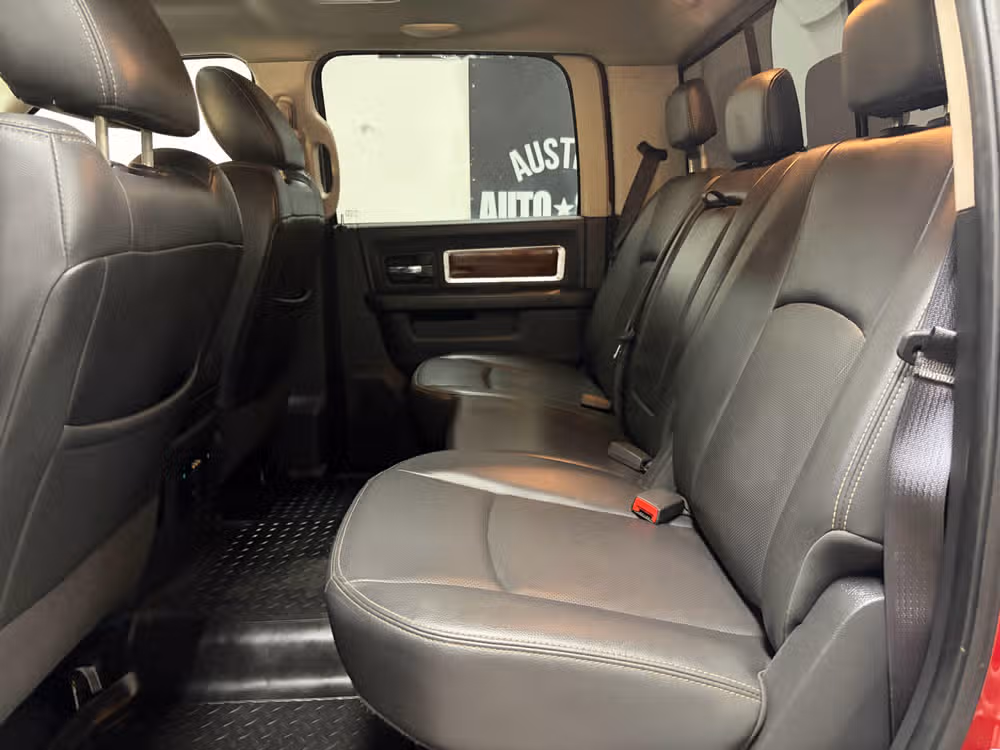 2010 Dodge Ram 3500 Laramie Crew Cab Image 18