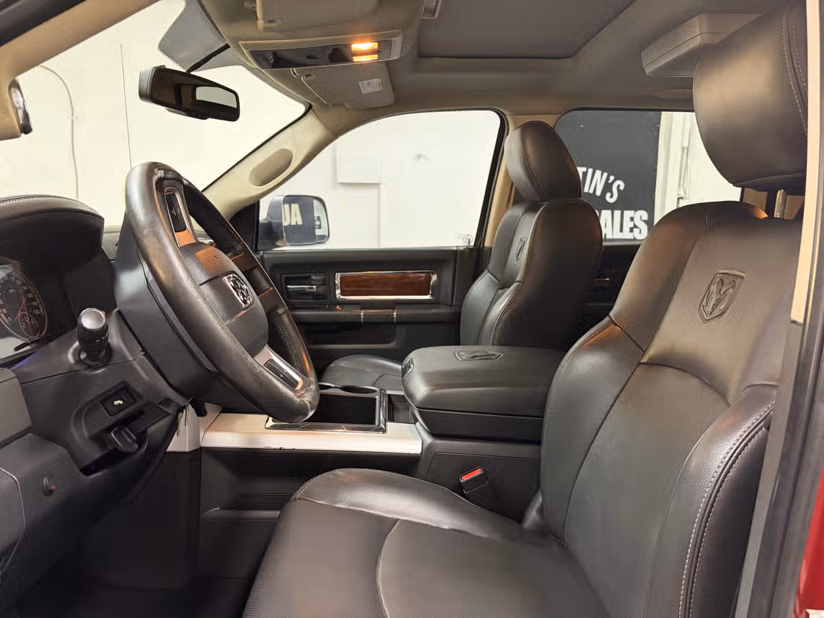 2010 Dodge Ram 3500 Laramie Crew Cab Image 17