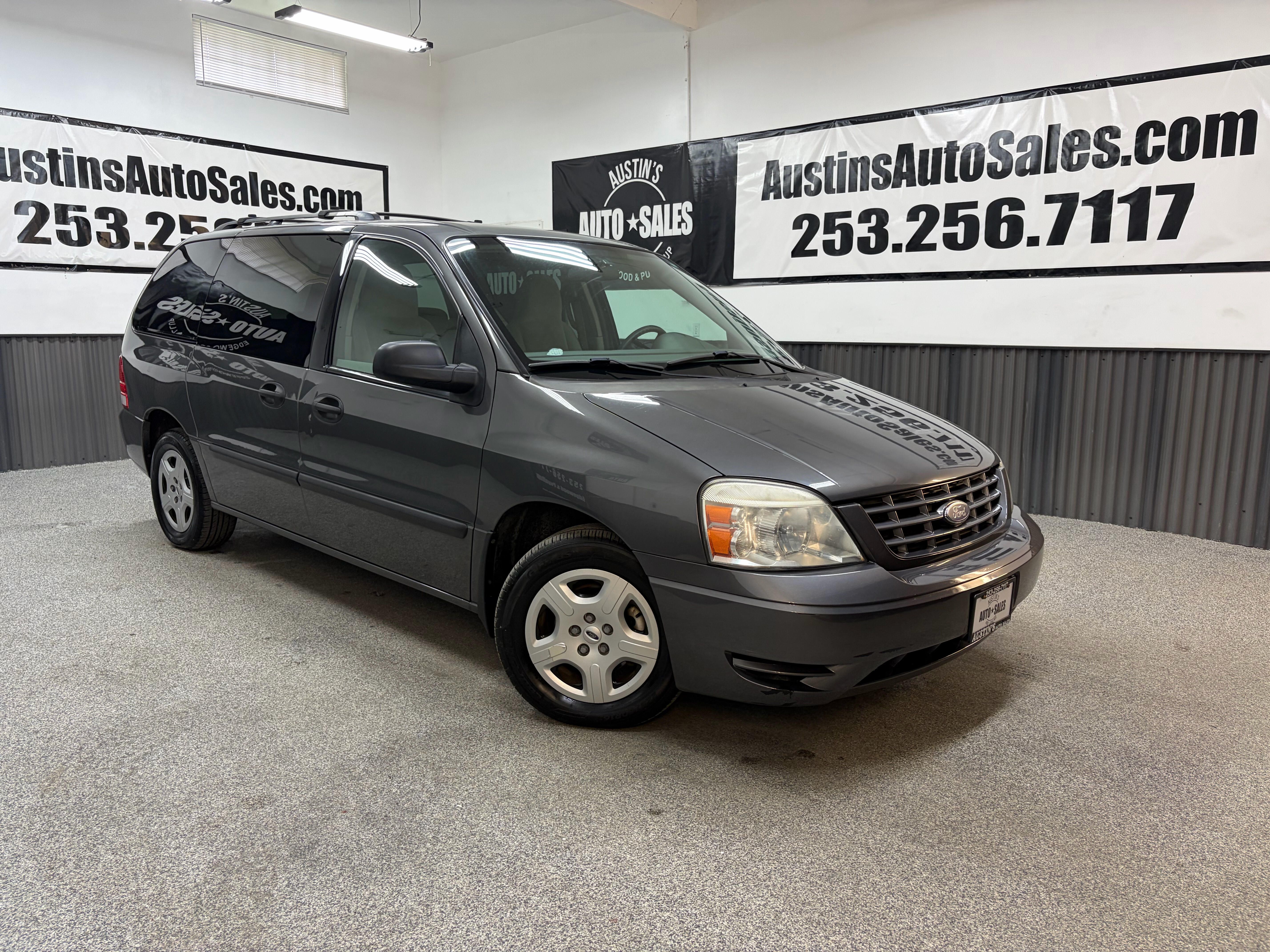 2005 Ford Freestar SE's photo