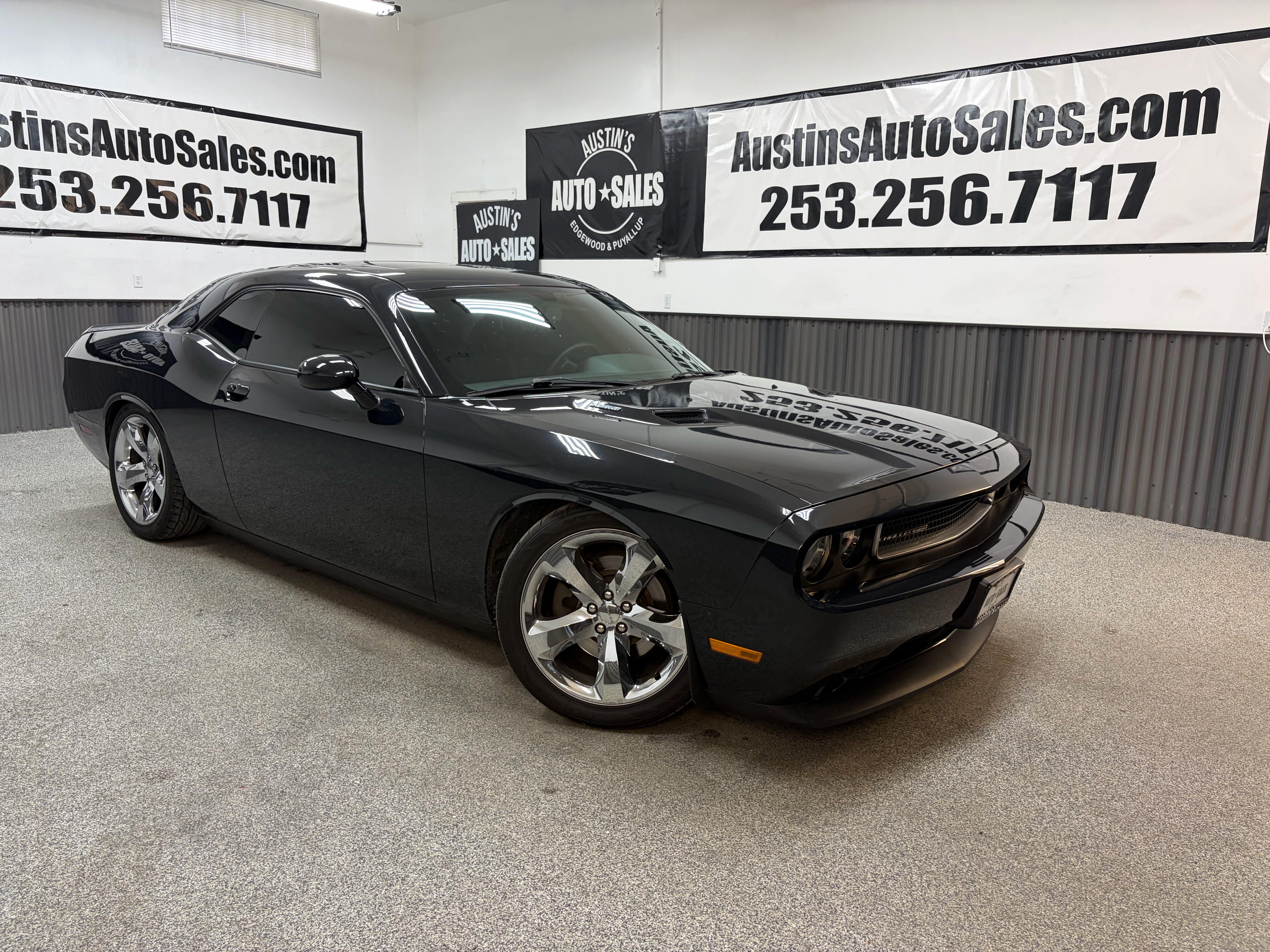 2014 Dodge Challenger R/T's photo