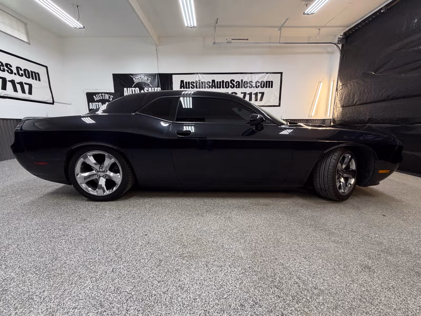2014 Dodge Challenger R/T Plus Upper Image 2