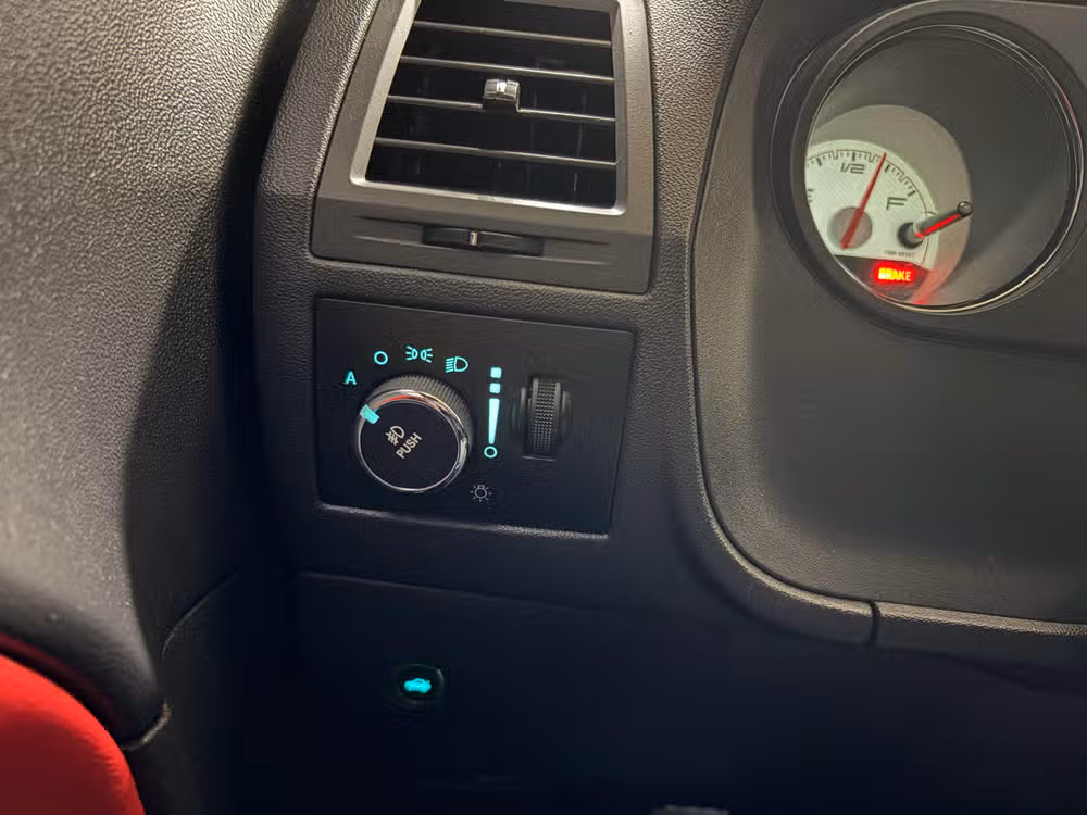 2014 Dodge Challenger R/T Plus Image 12