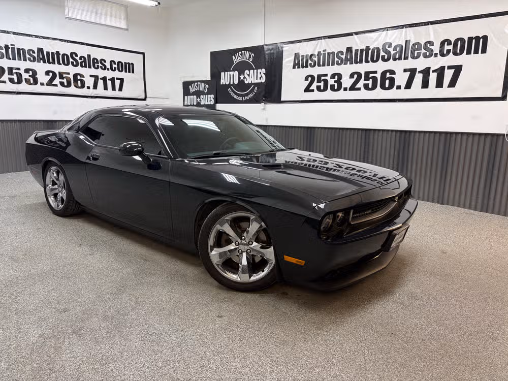2014 Dodge Challenger R/T's photo