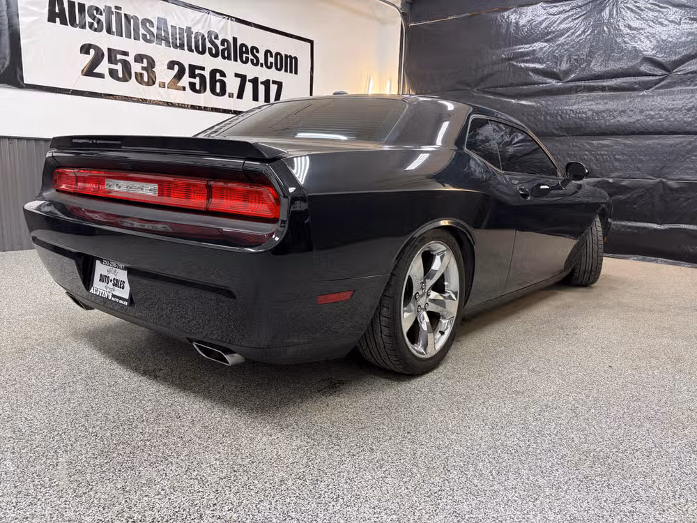 2014 Dodge Challenger R/T Plus Image 3