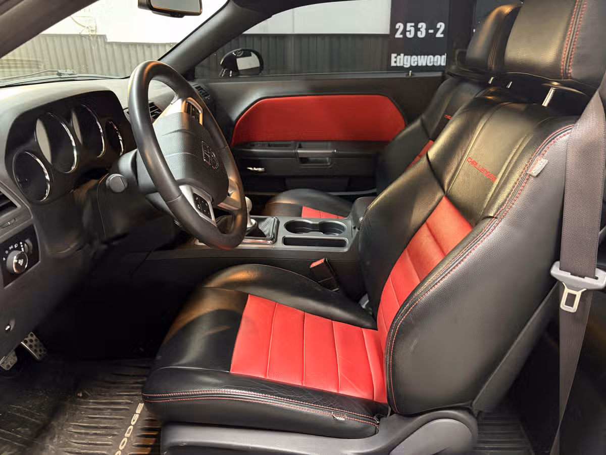 2014 Dodge Challenger R/T Plus Image 14