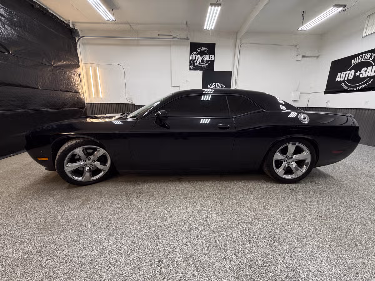 2014 Dodge Challenger R/T Plus Image 7