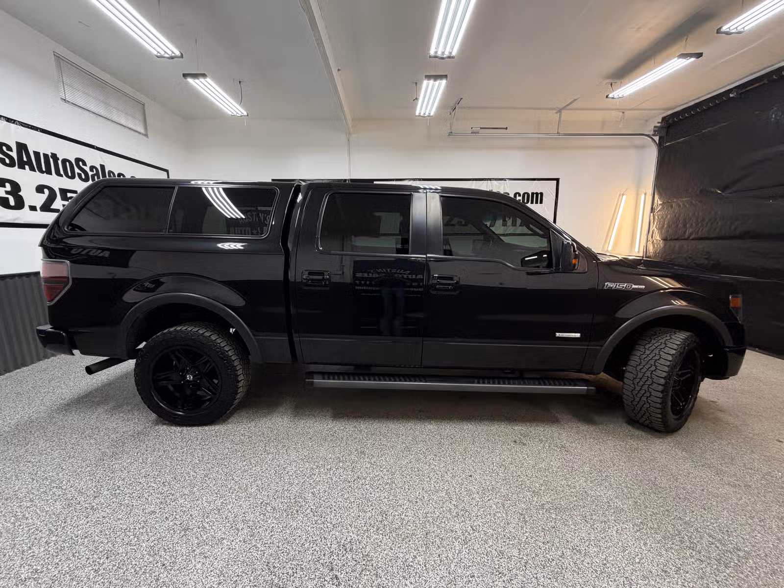 2014 Ford F-150 FX4 SuperCrew Upper Image 2