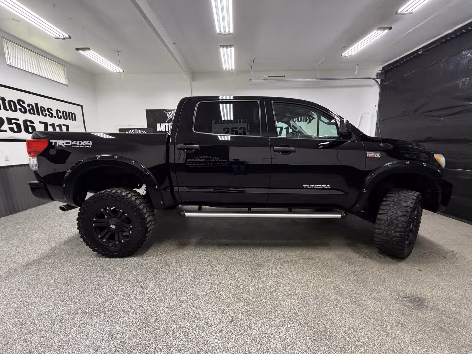 2013 Toyota Tundra Grade CrewMax Upper Image 2