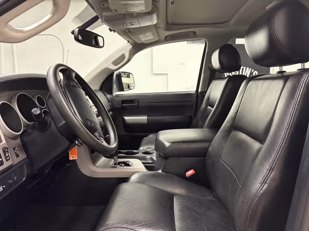 2013 Toyota Tundra Grade CrewMax Image 19