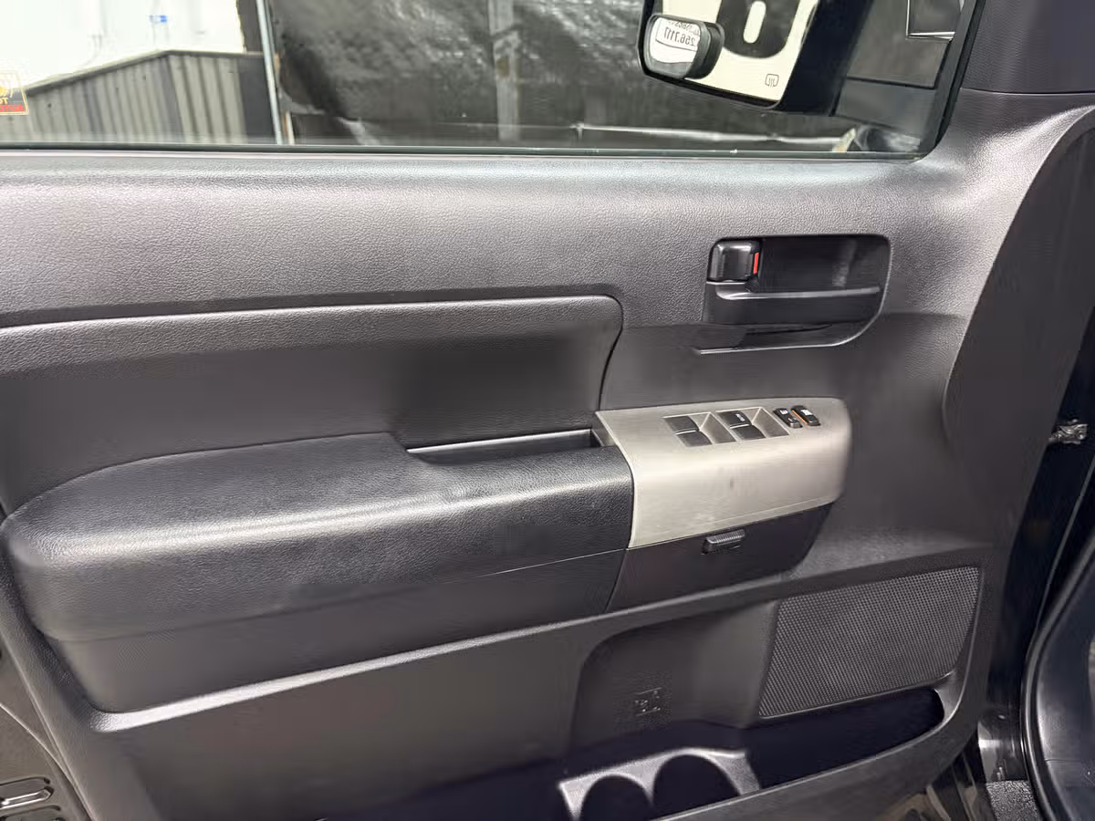 2013 Toyota Tundra Grade CrewMax Image 18