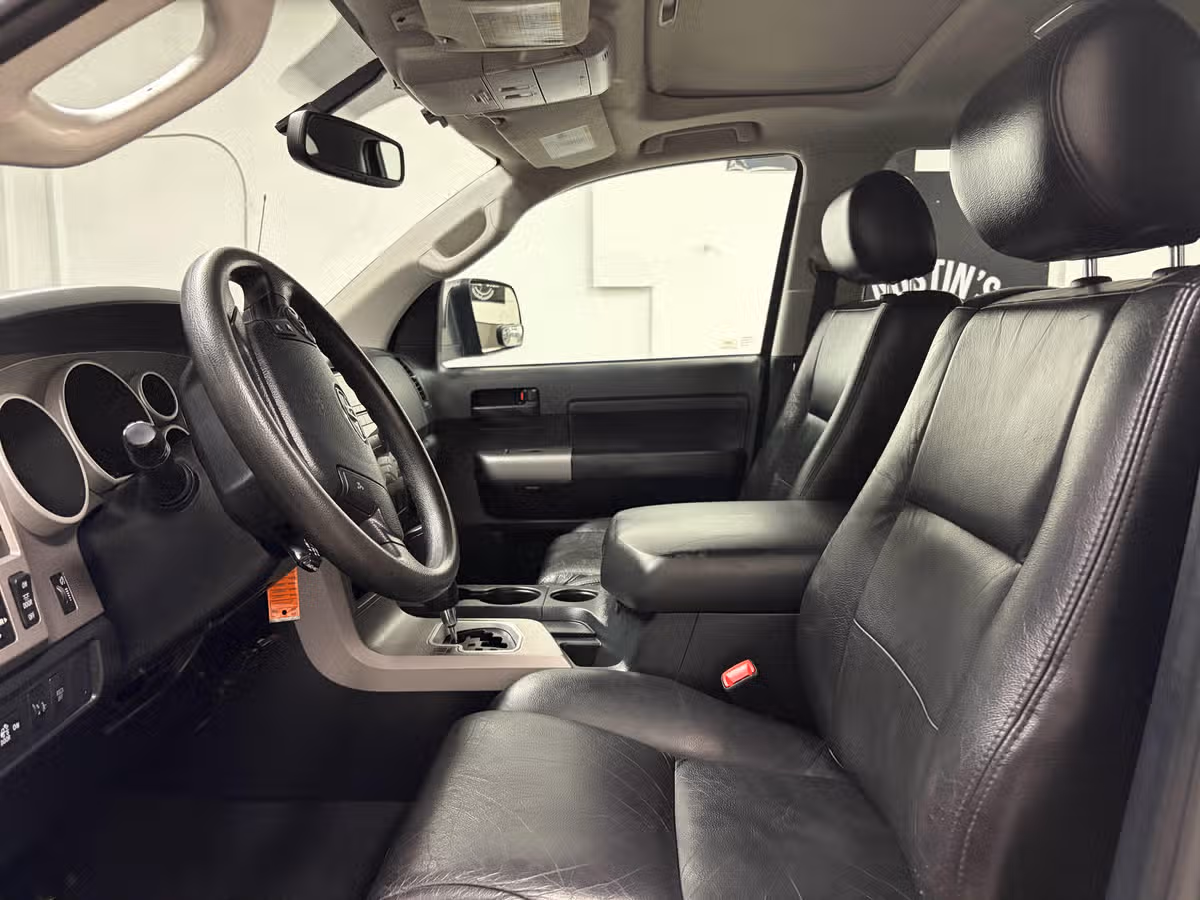 2013 Toyota Tundra Grade CrewMax Image 19