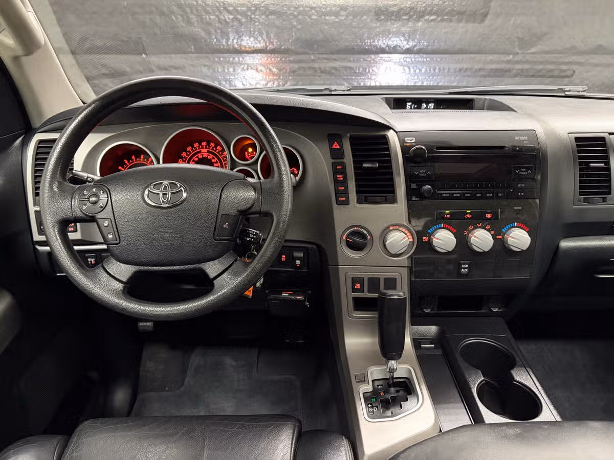 2013 Toyota Tundra Grade CrewMax Image 11