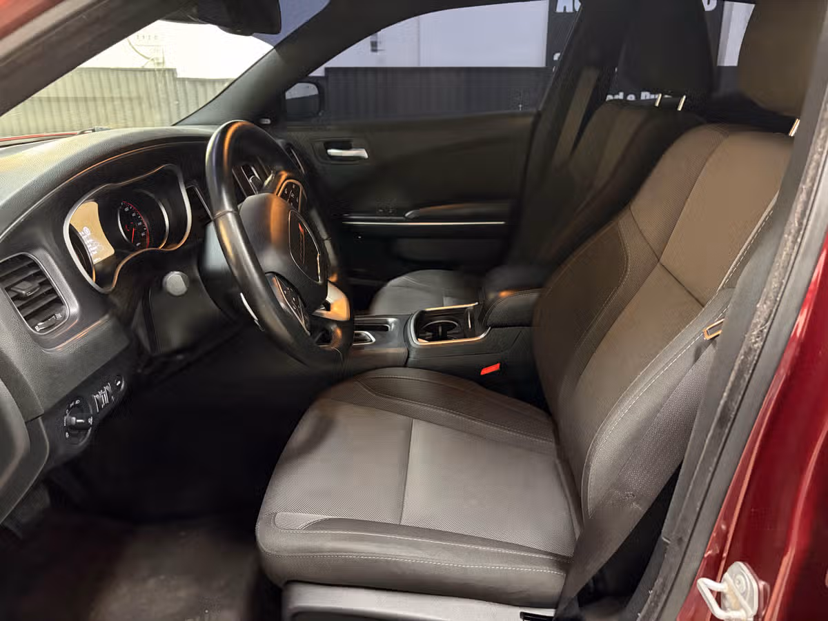 2017 Dodge Charger R/T Image 16