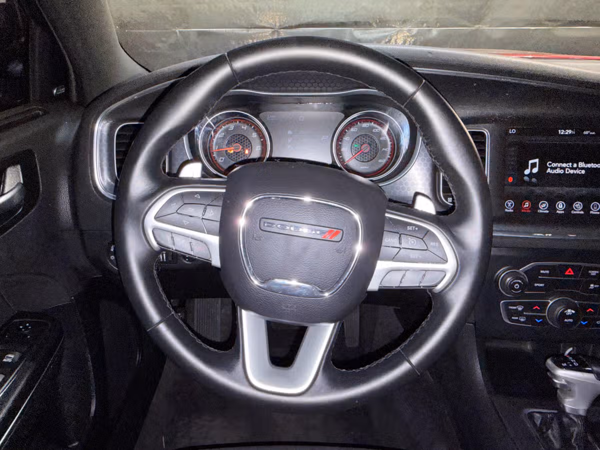 2017 Dodge Charger R/T Image 11