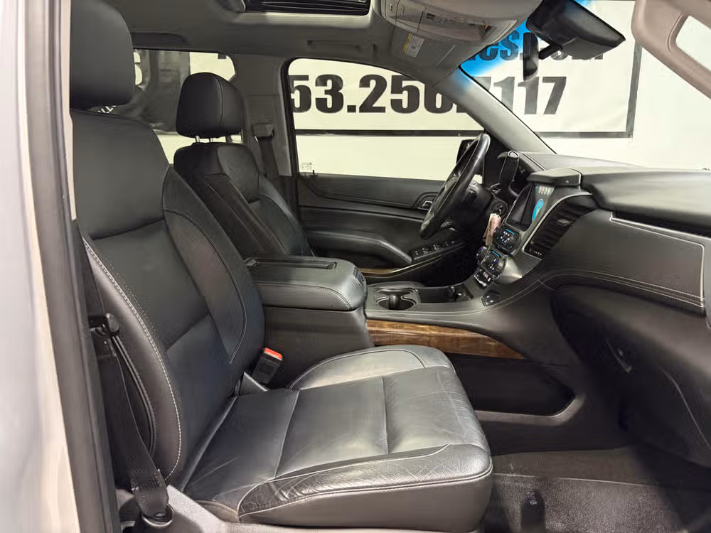 2018 Chevrolet Suburban LT Image 24