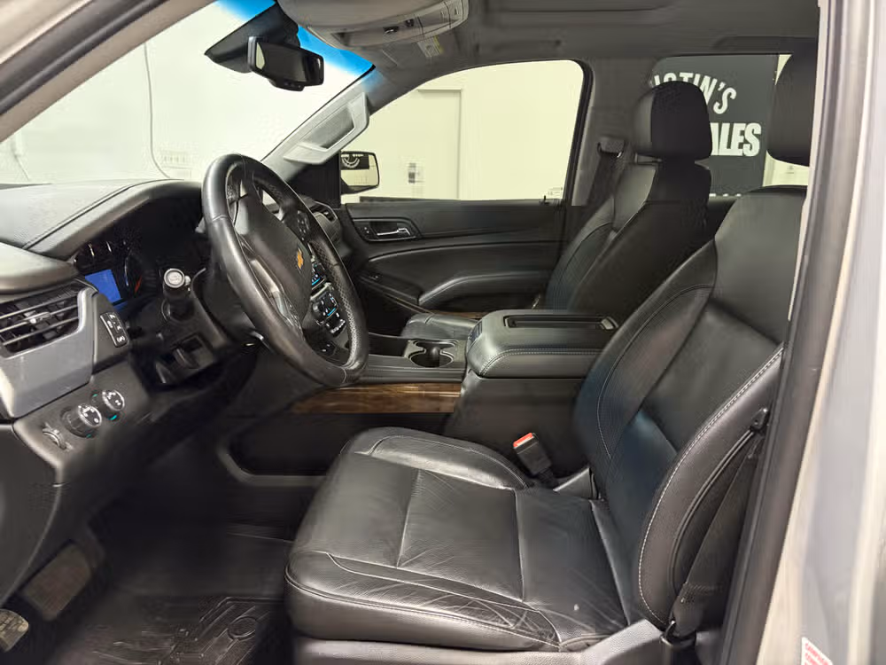 2018 Chevrolet Suburban LT Image 19