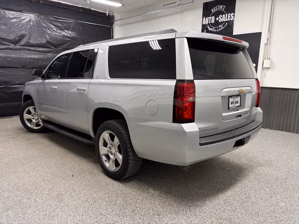 2018 Chevrolet Suburban LT Image 8